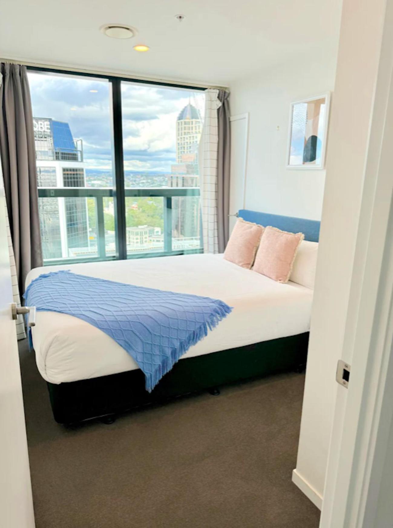 Апартаменты Magnificent Skytower, Sea, Habour View In Cbd Окленд Экстерьер фото